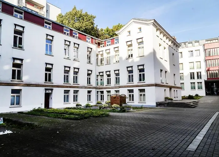 Househost Apartment:Lobzowska 22